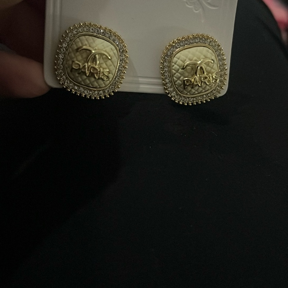 High Fashion Paris Earrings-NEW-3/4”